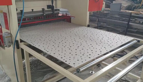 La macchina perforatrice per cartongesso deve essere consegnata alla fabbrica in Thailandia.