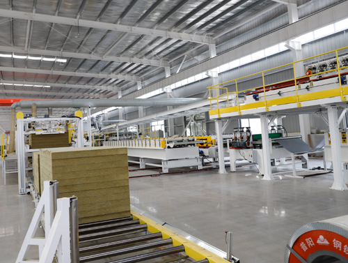 Ultimi blog aziendali su Hebei Greens Launches Stone Wool Sandwich Panel Production Line with 3-15 m/min Continuous Output