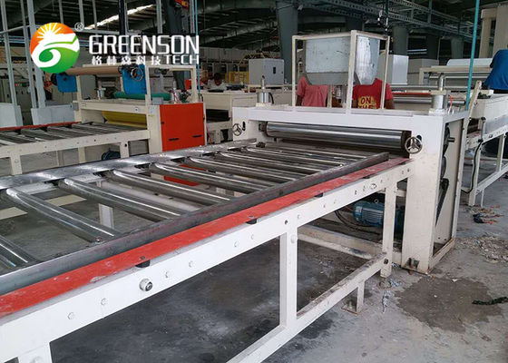 Un buon prezzo. Il soffitto laminato non tessuto del gesso di vetro di fibra piastrella la linea di produzione in linea