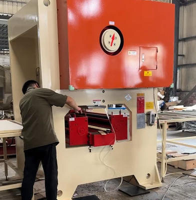 Un buon prezzo. Premere idraulico Pressa pneumatica completamente automatica per punzonatura occhielli e macchino in linea