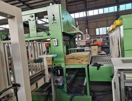 Un buon prezzo. 10000 TPA Rockwool Panel Production Line Rock Mineral Wool Production Process in linea