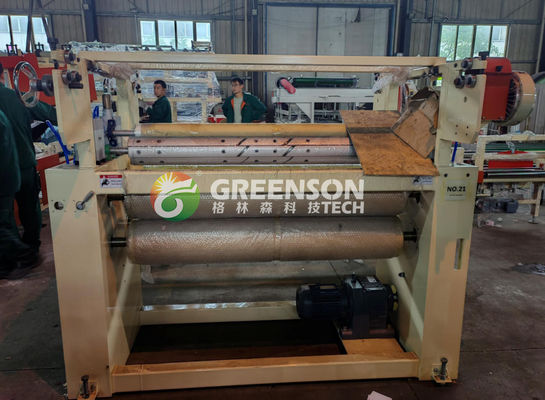 Un buon prezzo. Macchina di laminazione completamente automatica di cartoni di gesso con laminazione efficace di 1300 mm, sistema PLC e capacità di 2-6 milioni di mq/anno in linea
