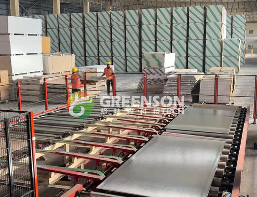 Un buon prezzo. 1300 mm Larghezza di laminazione efficace Linea di produzione di piastrelle di gesso con velocità regolabile da 2 a 15 m/min e controllo elettrico del sistema PLC in linea