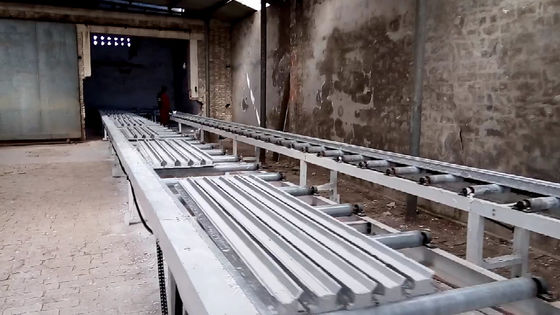 Un buon prezzo. Cornicioni a macchina e decorativi del cornicione del gesso di rendimento elevato in linea