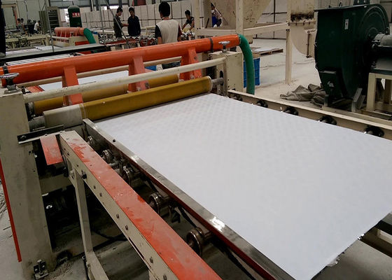 Linea di produzione automatica semiautomatica di piastrelle di gesso laminate in PVC