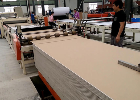 Macchina per la laminazione delle piastrelle di gesso in PVC completamente automatica