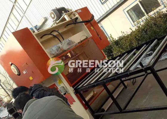 Macchina per la produzione di pannelli forati ad alta automazione con facile utilizzo per 2 operatori