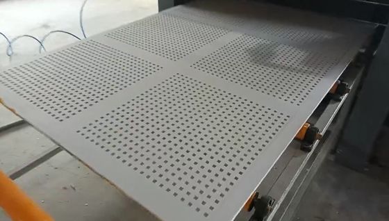 Fabbrica di Perforatrici a Tavola per Operazioni Semplici, 2 Operatori