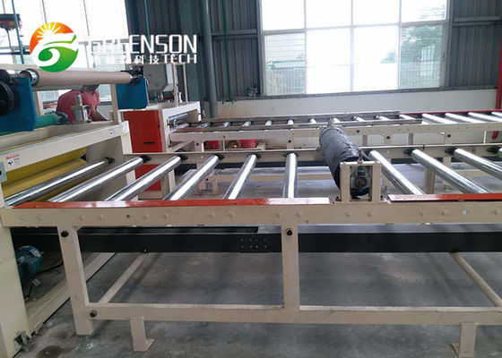 Macchina per la laminazione di pareti secche a profilo in PVC con un lato unico Macchina per la laminazione di pareti secche a profilo in PVC
