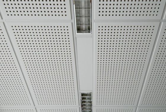 Un buon prezzo. Foro rotondo/quadrato ha perforato macchina della perforazione del MDF/HPL di pressione della macchina 200T della lamina di metallo in linea