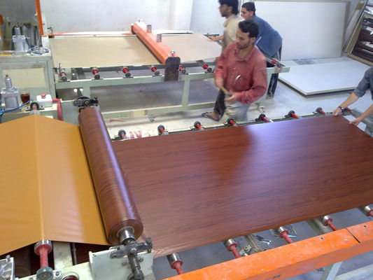 Un buon prezzo. Mattonelle del soffitto del gesso laminate vinile che fanno macchina con il prezzo basso in linea
