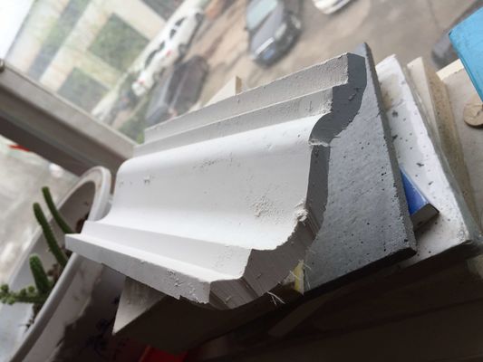 Un buon prezzo. Cornicione decorativo interno del gesso della Camera che prepara macchina/gesso Cornice i modanature in linea