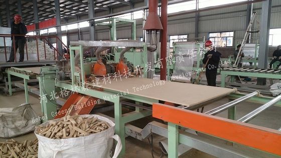 Un buon prezzo. Linea di produzione minerale del cartone di fibra del soffitto falso della decorazione interna in linea