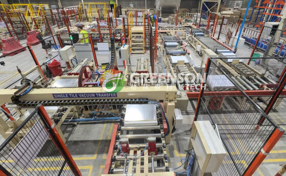 Un buon prezzo. Macchina di laminazione del cartone di gesso completamente automatica con larghezza di laminazione efficace di 1300 mm e velocità regolabile da 3 a 15 m/min per la produzione di piastrelle di gesso per soffitti in linea