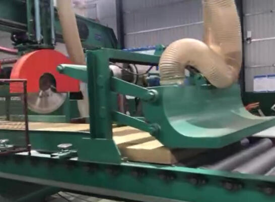 Linea di produzione di lana di roccia a polimerizzazione ad alta temperatura controllata da PLC con densità della materia prima di 80-200 kg/m3