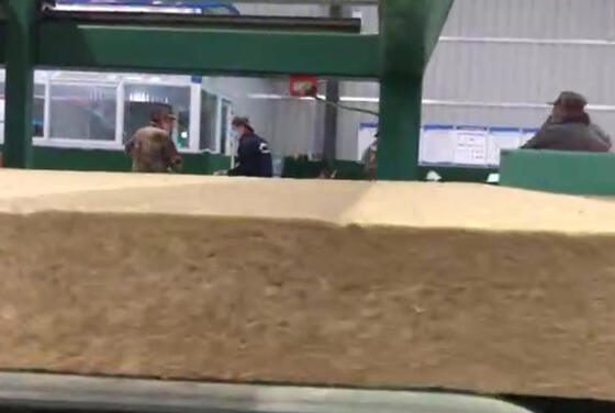 Un buon prezzo. Linea di produzione automatica di lana di roccia con larghezza pannello 1200-2400mm, densità 80-200kg/m3 e supporto tecnico in loco in linea