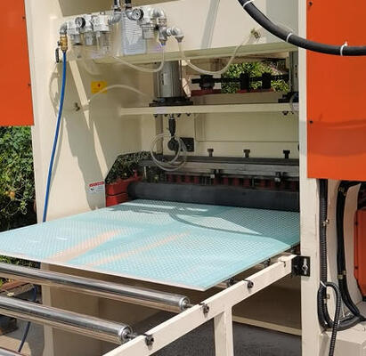 Macchina per la perforazione di fogli pesanti con pressione di foratura di 160 kg, forme di fori personalizzabili e compatibilità multi-materiale