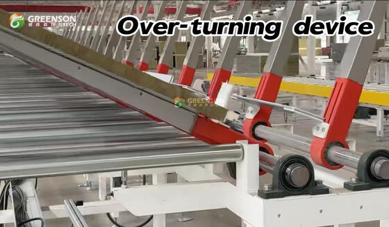 Linea di produzione di pannelli sandwich in lana di roccia per tetto e pareti completamente automatica ad alta capacità regolabile