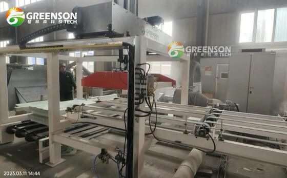 Un buon prezzo. Tagliatrice per gambe di supporto in cartongesso Taglierina per strisce di cuscinetti per cartongesso in linea