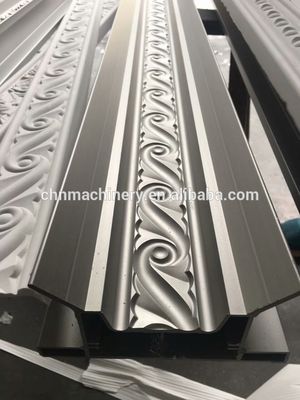 il cornicione regolare del gesso di lunghezza di 2400mm fa la macchina con ad alto rendimento e reddito