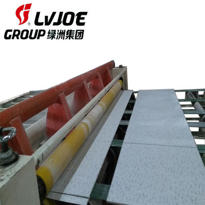 Un buon prezzo. Macchinario decorativo dei pannelli per soffitti del PVC di capacità elevata di marca di LVJOE con redditi alti in linea