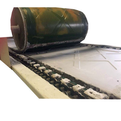 Un buon prezzo. Linea di produzione delle mattonelle del soffitto del gesso della decorazione dell'alto grado dimensione di 600*600 in linea