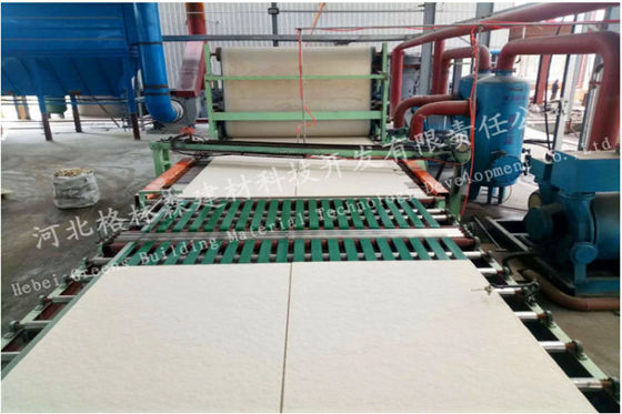 Un buon prezzo. Macchina per pannelli per soffitti in fibra minerale formata a umido su larga scala per piastrelle acustiche in linea
