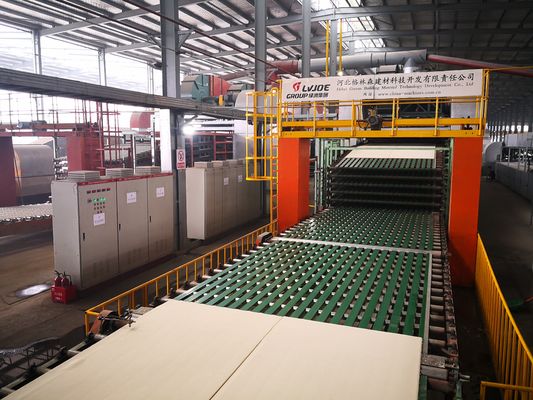 Un buon prezzo. Linea di produzione delle mattonelle del soffitto del gesso stato del macchinario dei materiali da costruzione nuovo in linea